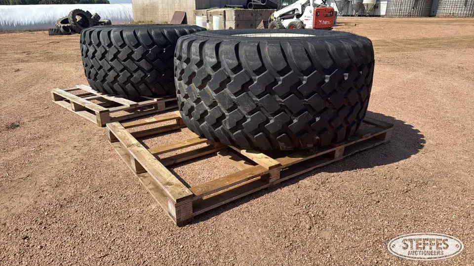 (2) BKT FL690 28LR26 Tractor-Implement Tire