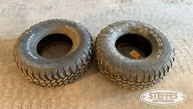 (2) General Grabber MT 33x12.50R15 tires