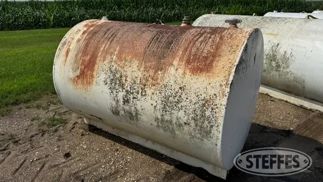500 gal. fuel tank
