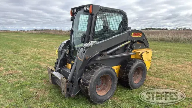 2018 New Holland L220