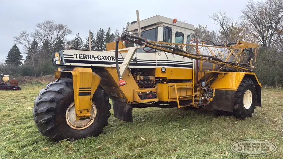 Ag-Chem Terra-Gator Self-Propelled Dry Applicators-Spreaders-Floater