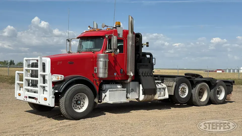 2012 Peterbilt 367 Winch Truck