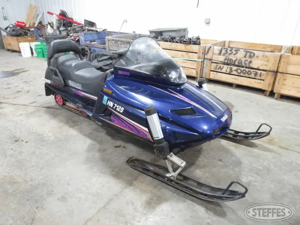 1995 Yamaha Vmax 600 DX Snowmobile
