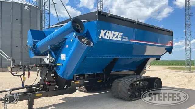 2023 Kinze 1121