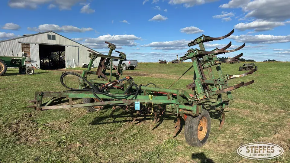 Field cultivator
