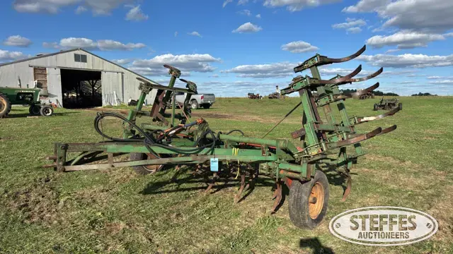 Field cultivator