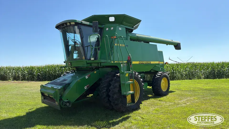 1998 John Deere 9510 Combine