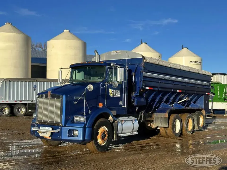 1996 Kenworth T800 Tri-Axle Boxed Truck