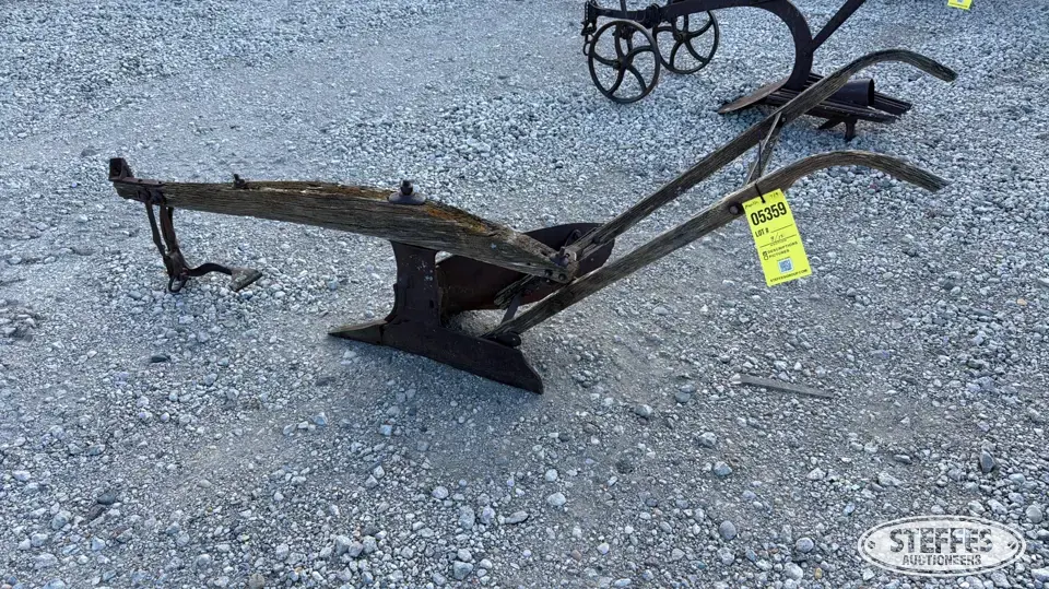 Single bottom plow Horse Drawn