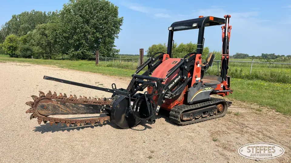 2000 Ditch Witch XT1600 Mini-Excavator