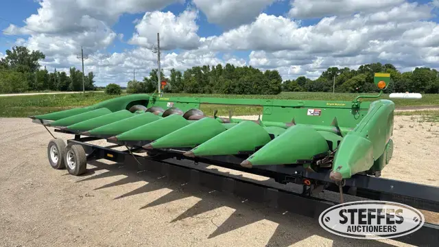2015 John Deere 608C