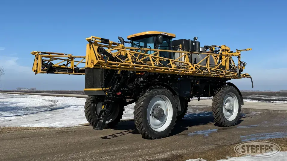 2015 RoGator RG1300B Self-Propelled Sprayer