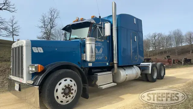 2000 Peterbilt 379