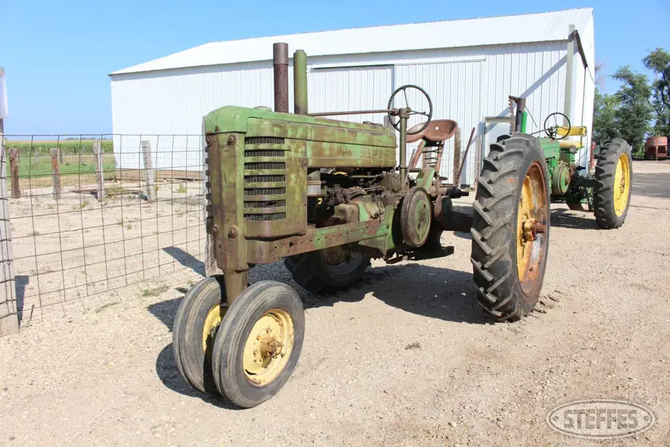 1940 John Deere B Collectible Show Tractors-Stationary Engine