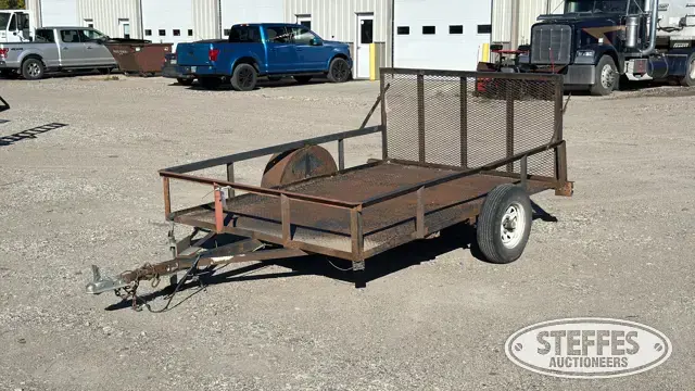 Single axle equipment trailer