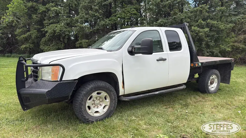 2007 GMC Sierra 2500HD Flatbed Truck