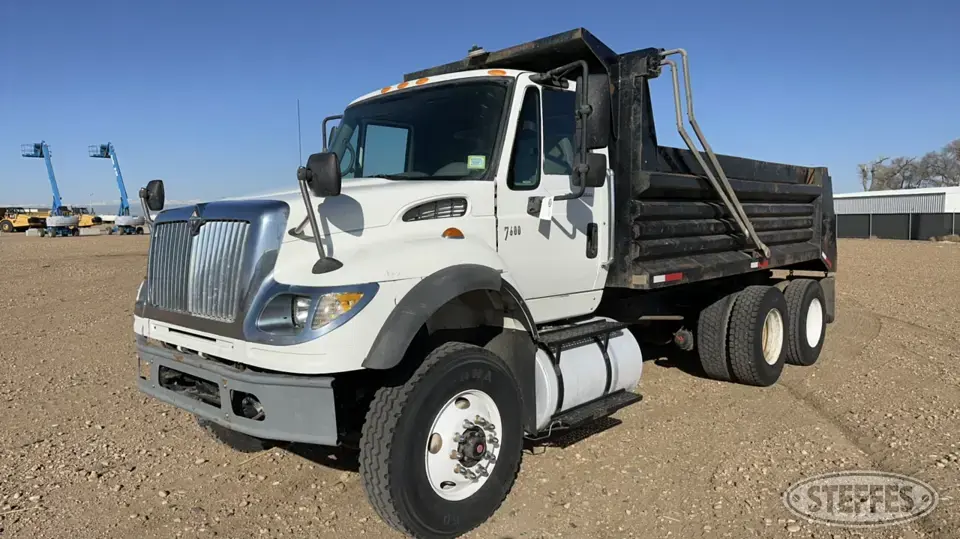 2005 International 7600 Dump Truck