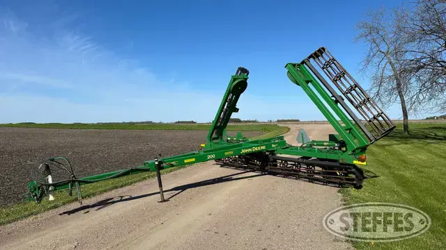 2002 John Deere 200