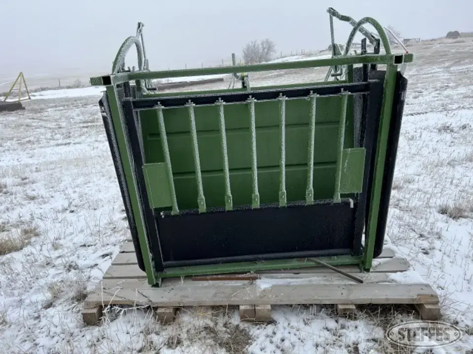 Powder River Squeeze Chute