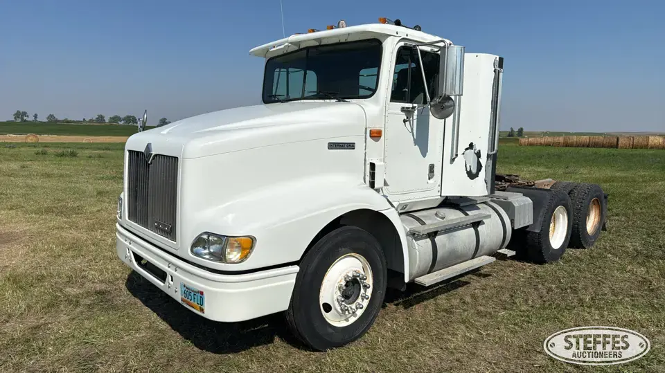 1997 International 9200 Conventional Truck without Sleeper