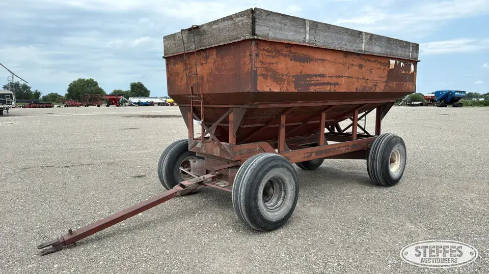 M&W gravity wagon Gravity Box