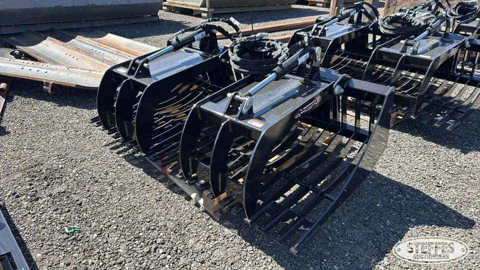 Legend Attachments 23001 Skid Steer Bucket