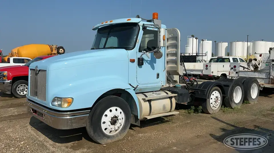 2006 International 9400i Conventional Truck without Sleeper