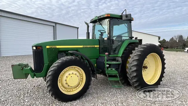 1998 John Deere 8100