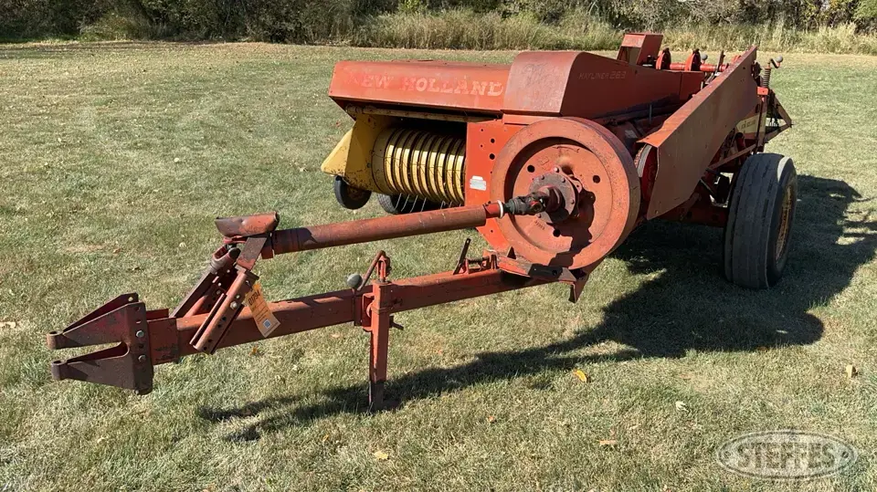 New Holland Hayliner 269 Square Baler