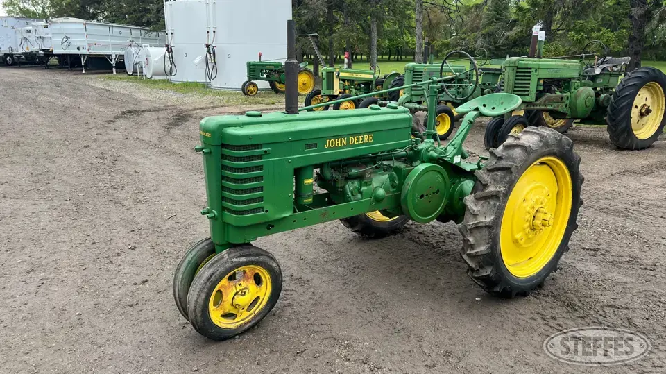 1941 John Deere H Collectible Tractor