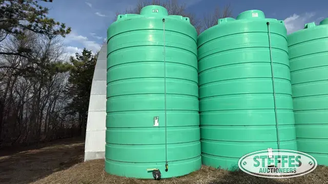 Enduraplas 6,000 gal. poly tank
