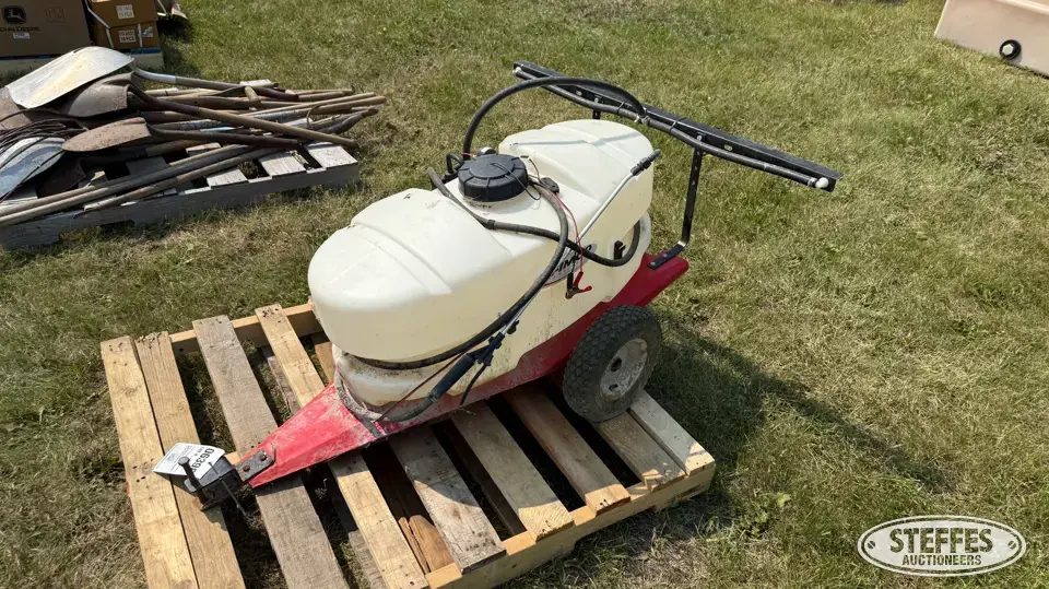Fimco pull-type lawn sprayer Lawn Sprayers and Spreader