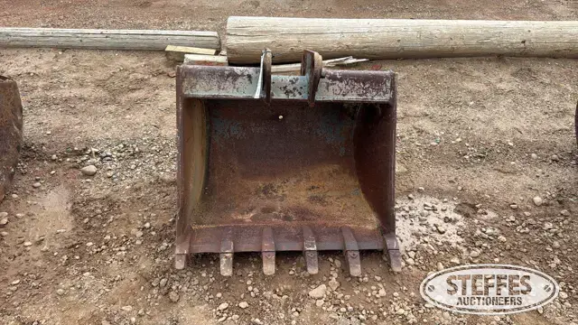 Komatsu loader backhoe bucket