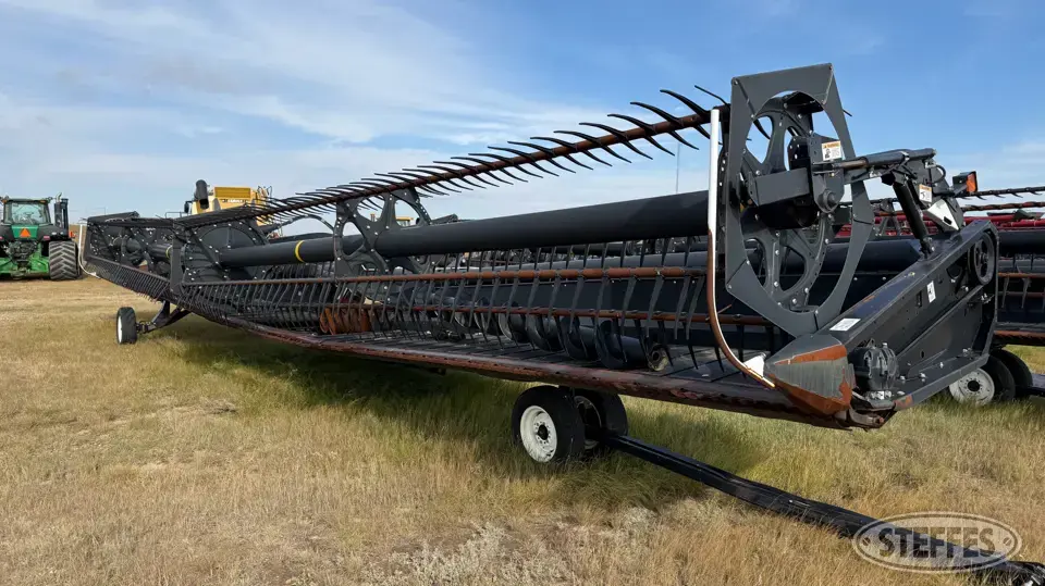 2011 MacDon FD70 Draper Head