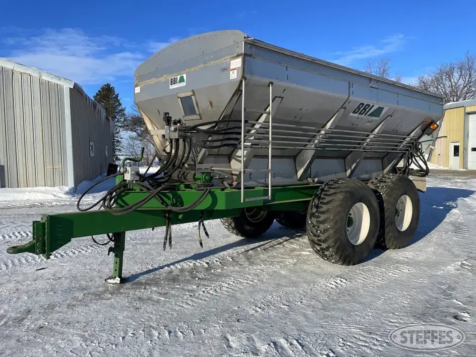 BBI Pull-Type Dry Spreader