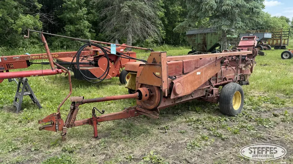 New Holland 275 Square Baler