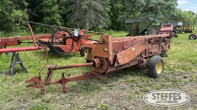 New Holland 275