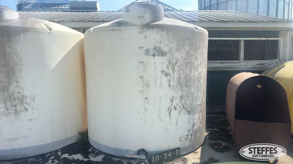 2,100 gal. vertical poly tank Chem-Fert Accessories-Other