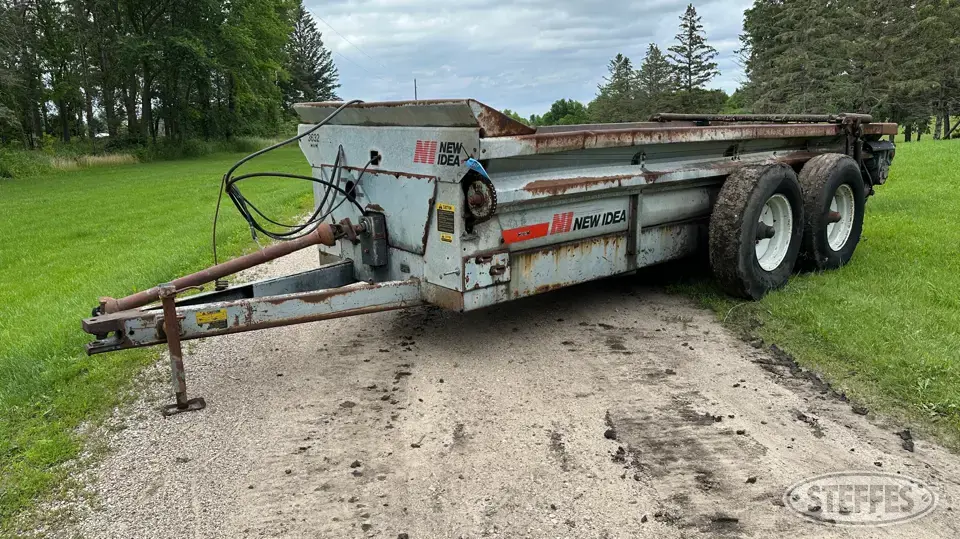 New Idea 3632 Manure Application Equipment