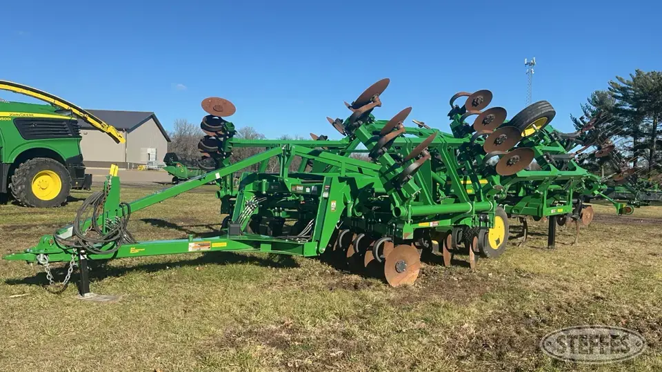 2022 John Deere 2730 Ripper