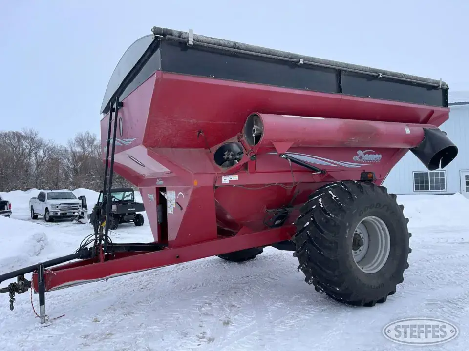 Demco 950 Grain Cart