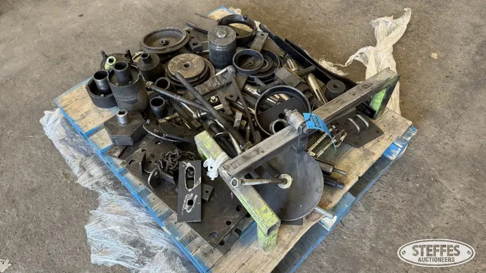 Specialty tools for Steiger tractors