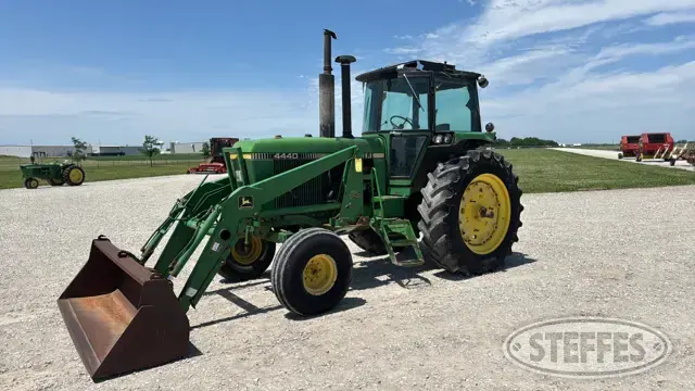 1982 John Deere 4440