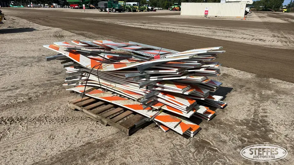 Traffic barricades Construction Support Item