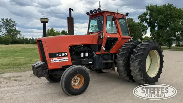 1981 Allis-Chalmers 7020
