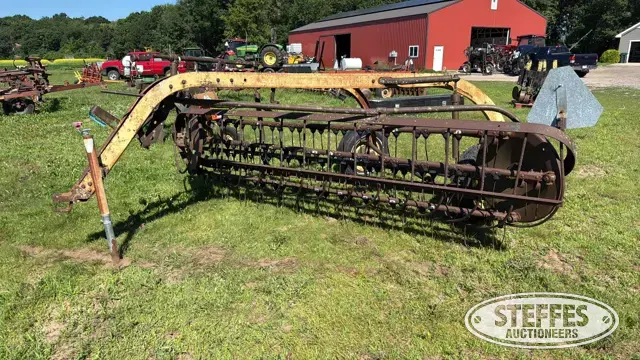 John Deere 896