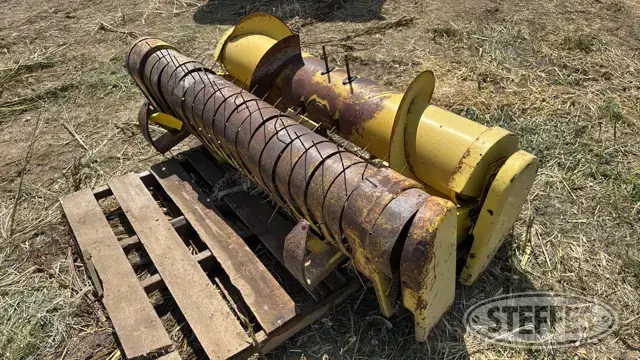 John Deere pickup head
