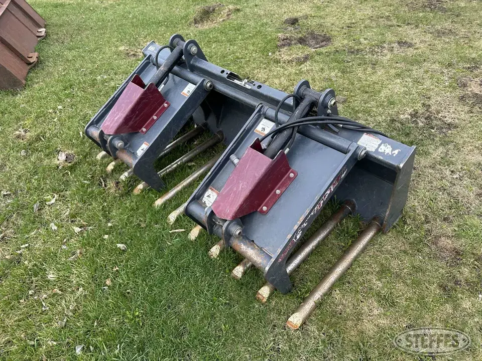 Virnig Skid Steer Bucket