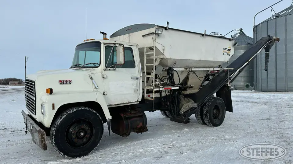 1988 Ford L7000 Seed Tender Truck