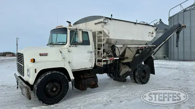 1988 Ford L7000